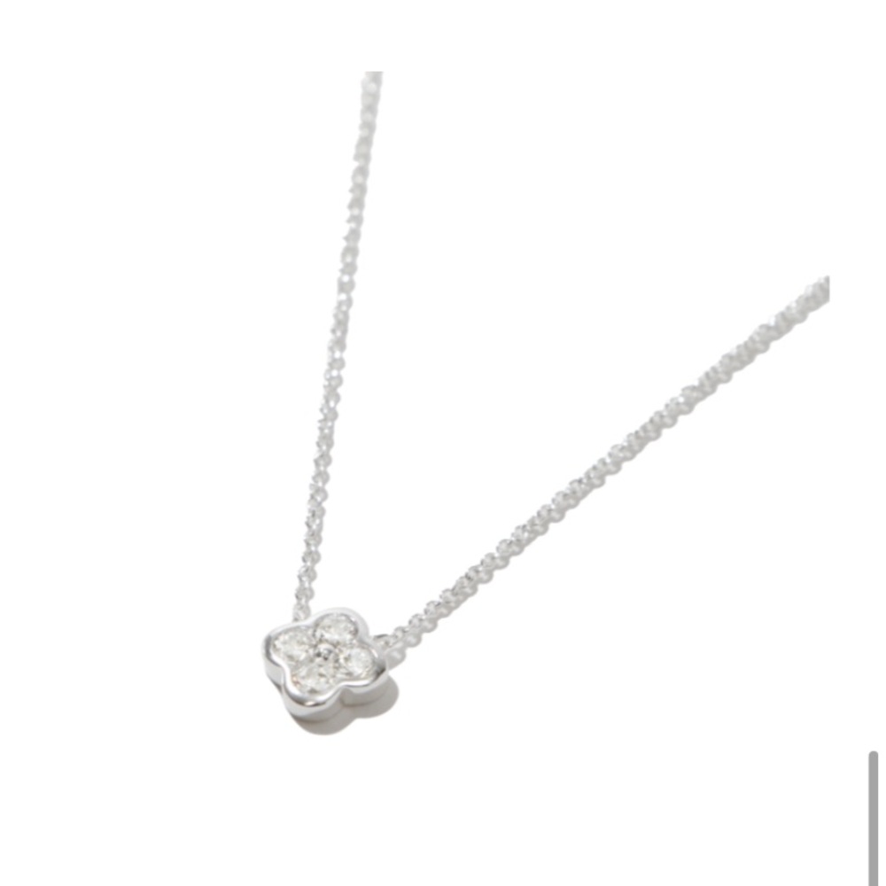 Delicate Silver Floral Pendant Necklace